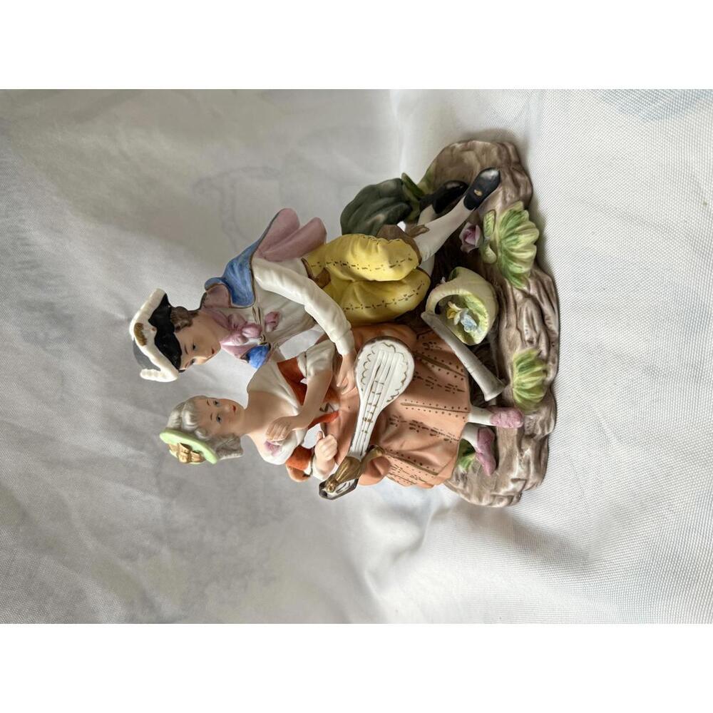 Vintage Royal Crown Victorian Couple Lovers Lord & Lady Porcelain Figurine -Mint